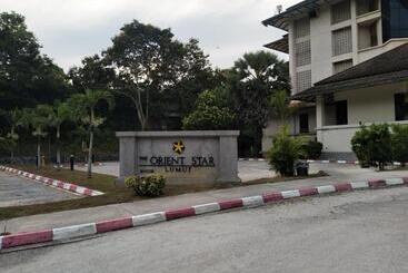 هتل The Orient Star Resort Lumut