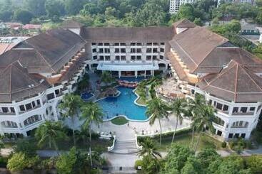 هتل The Orient Star Resort Lumut