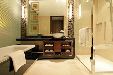 هتل The Westin Sendai