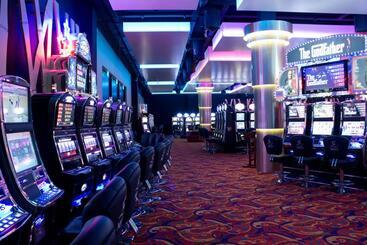 Howard Johnson Hotel & Casino