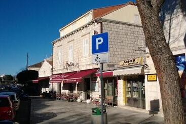 پانسیون Villa Amfora