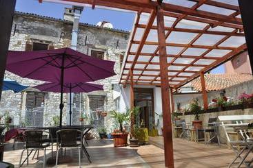 Riva Hostel Pula