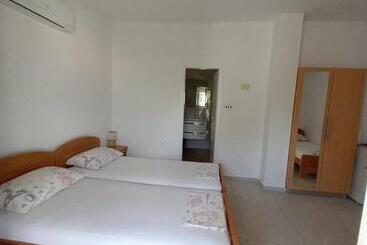Accommodation Drasko