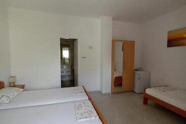 Accommodation Drasko