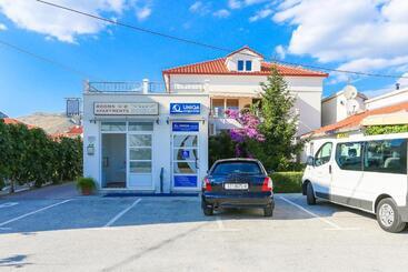 Apartments & Rooms Buble