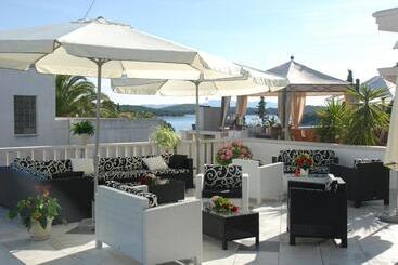 آپارتمان Hostel Villa Zorana