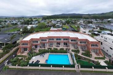Admiralty Lodge Motel