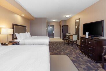 هتل Best Western Plus Fox Creek