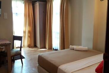 D Feringghi Haus Hotel & Restaurant