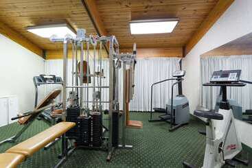 هتل Days Inn & Conf Center By Wyndham Southern Pines Pinehurst