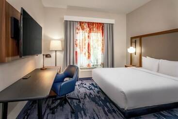 هتل Fairfield Inn & Suites By Marriott Brunswick Freeport