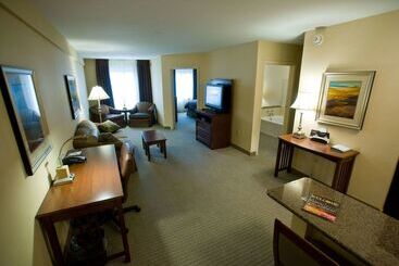 هتل Hawthorn Suites By Wyndham Williamsville Buffalo Airport