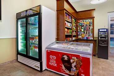هتل La Quinta Inn & Suites By Wyndham Stonington Mystic Area