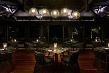 هتل Lux Le Morne Resort