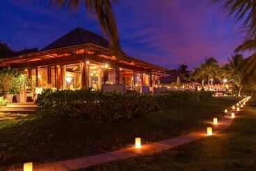 هتل Lux Le Morne Resort