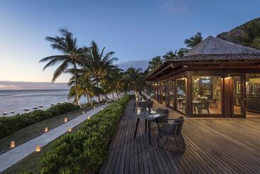 هتل Lux Le Morne Resort