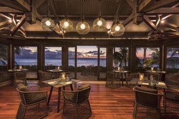 هتل Lux Le Morne Resort