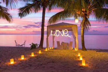 هتل Lux Le Morne Resort