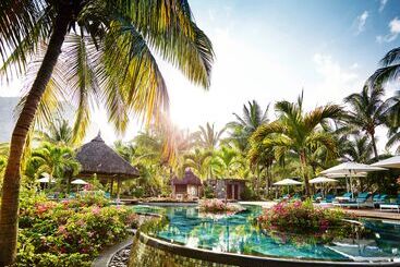هتل Lux Le Morne Resort