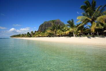 هتل Lux Le Morne Resort