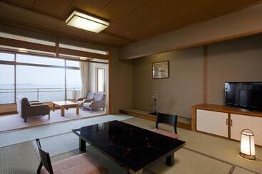 هتل New Awaji