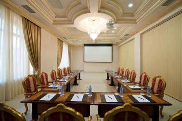 هتل Royal Tulip Almaty