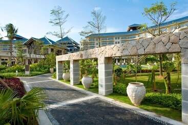هتل Sheraton Huizhou Beach Resort