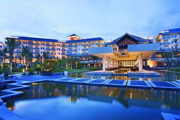 هتل Sheraton Huizhou Beach Resort