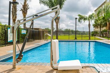 هتل Staybridge Suites   Brownsville, An Ihg
