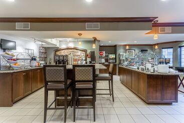 هتل Staybridge Suites Davenport, An Ihg