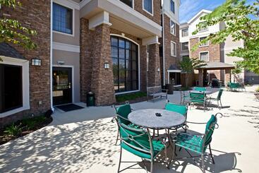 هتل Staybridge Suites Indianapolis Airport, An Ihg