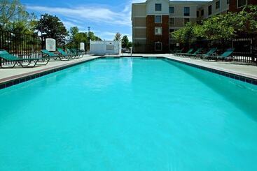 هتل Staybridge Suites Indianapolis Airport, An Ihg