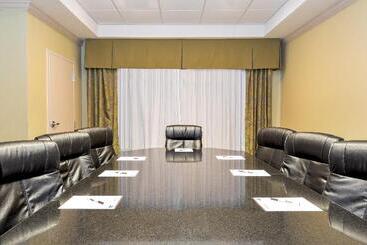 هتل Staybridge Suites Mcallen, An Ihg
