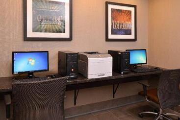 هتل Staybridge Suites Sioux Falls At Empire Mall, An Ihg