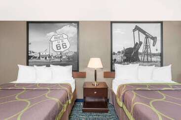 هتل Super 8 By Wyndham Oklahoma City