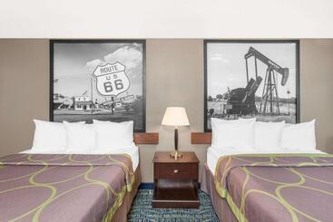 هتل Super 8 By Wyndham Oklahoma City