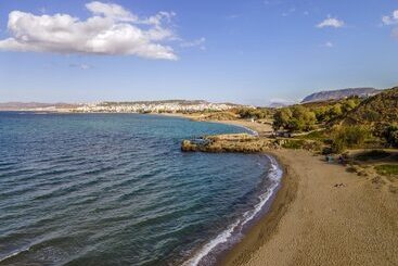 هتل Theos Village Apartments