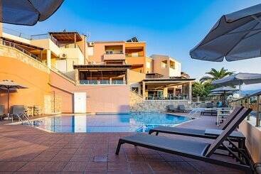 هتل Theos Village Apartments