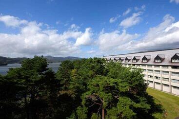 هتل Urabandai Lake Resort Goshiki No Mori