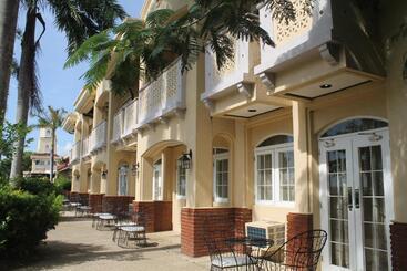 هتل Vista Mar Beach Resort And Country Club