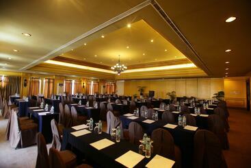 هتل Vista Mar Beach Resort And Country Club
