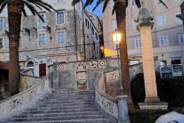 پانسیون Accommodation Old Town Vitaic
