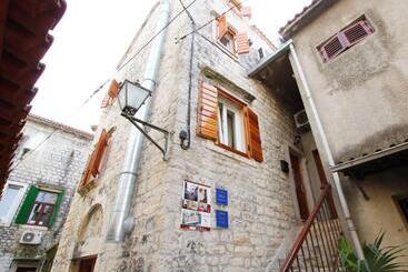 پانسیون Villa Ivanka