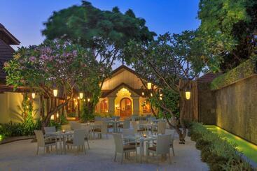 استراحتگاه Kurumba Maldives