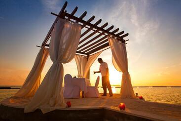 استراحتگاه Kurumba Maldives