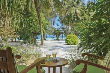 استراحتگاه Kurumba Maldives