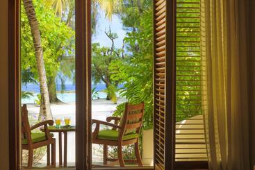 استراحتگاه Kurumba Maldives