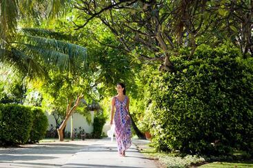 استراحتگاه Kurumba Maldives
