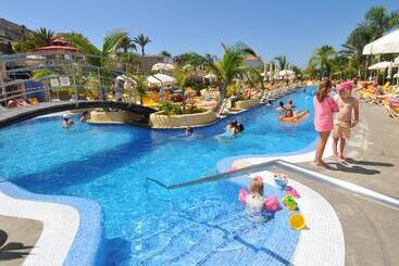 استراحتگاه Paradise Park Fun Lifestyle