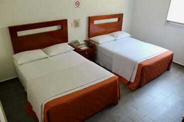 هتل Hi Huasteca Inn